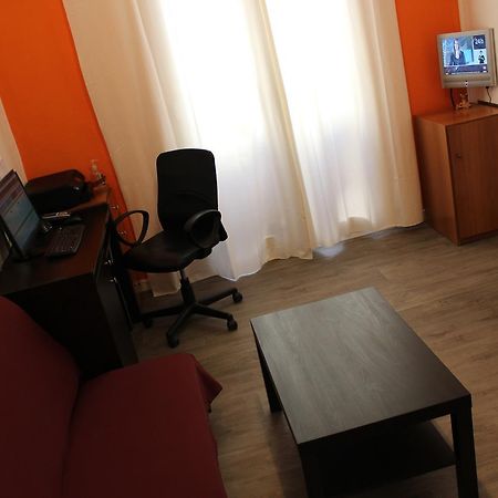 Pension Arosa Барселона Экстерьер фото